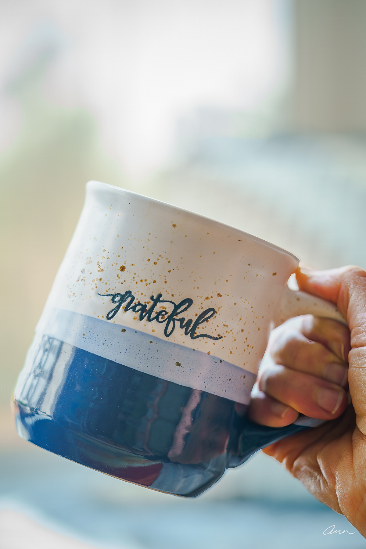 Coffee mug with word grateful